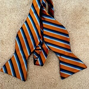 Men’s tripped Bowtie size 13-18